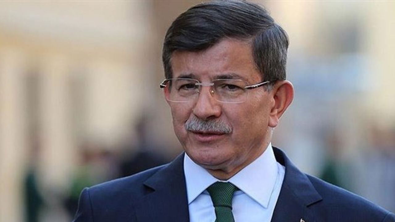 Davutoğlu, partisinin Düzensiz Göç Raporu'nu paylaştı