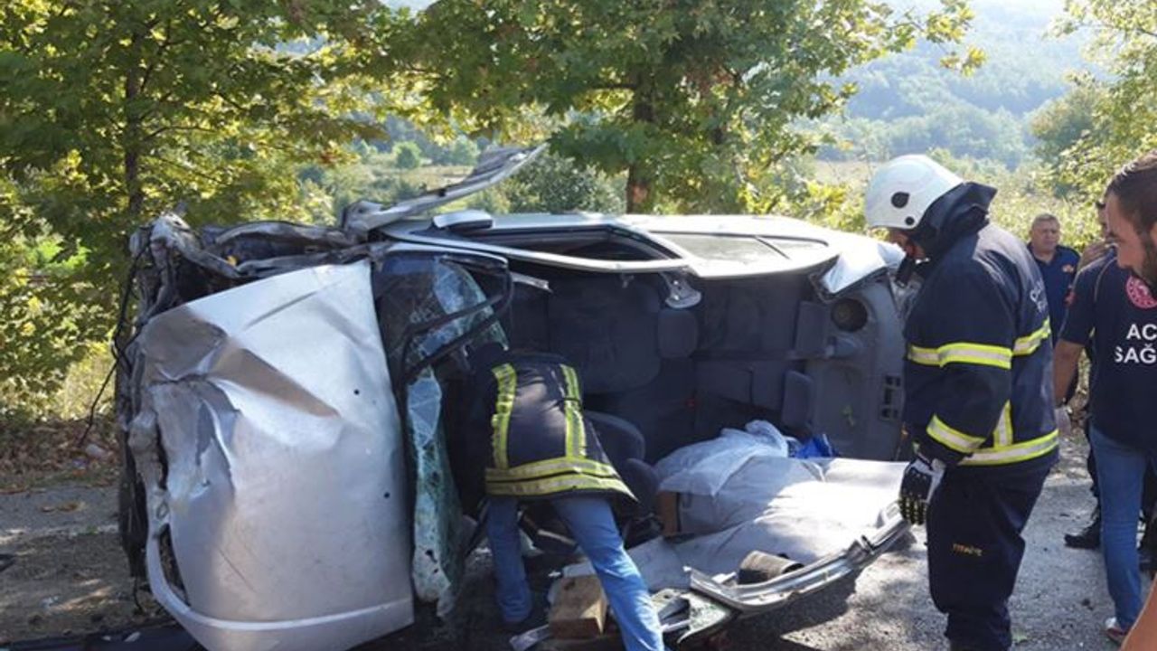 Zonguldak'ta feci kaza... Otomobil devrildi: Ölü ve yaralılar var