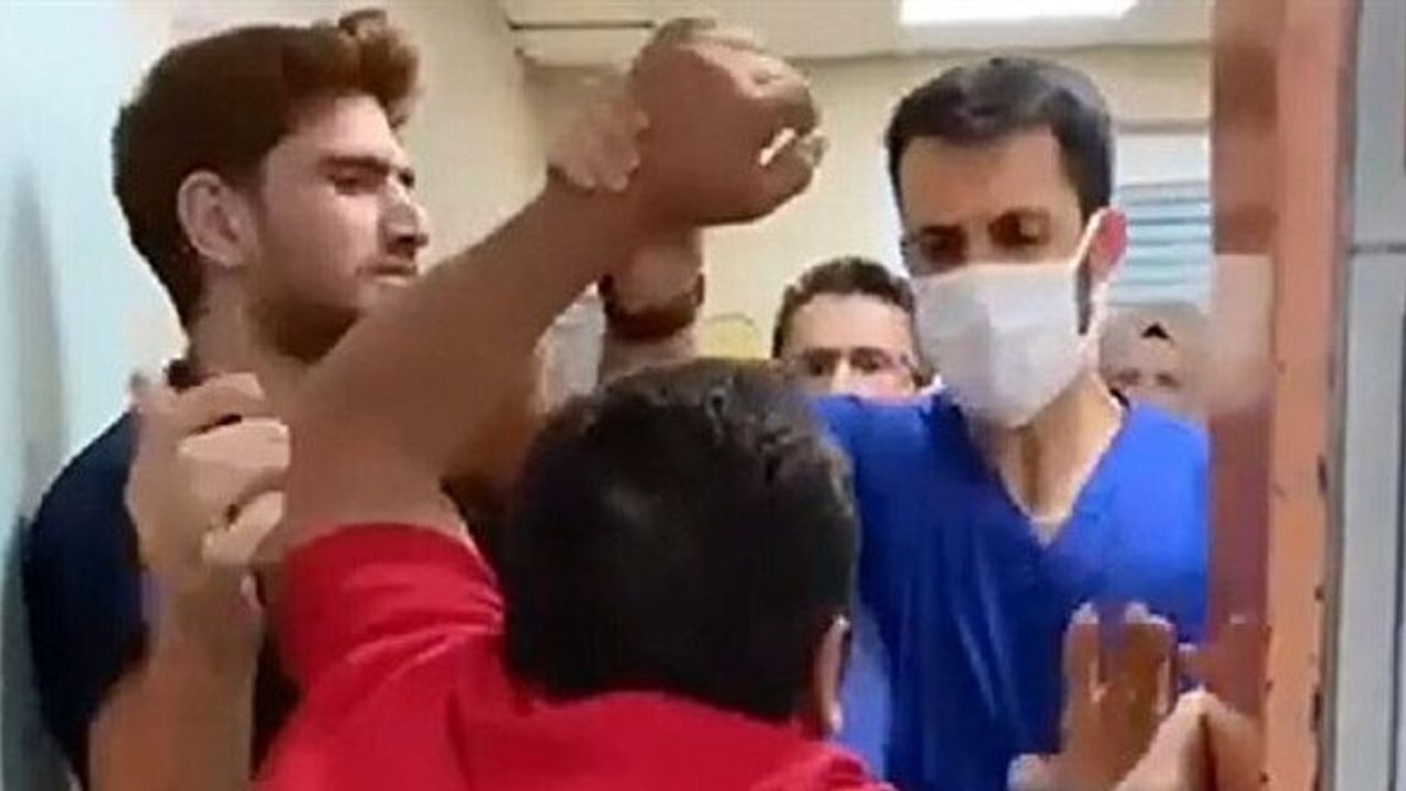 Sağlıkta şiddet bitmiyor! 'Maske' uyarısında bulunan doktora saldırıp tehdit etti