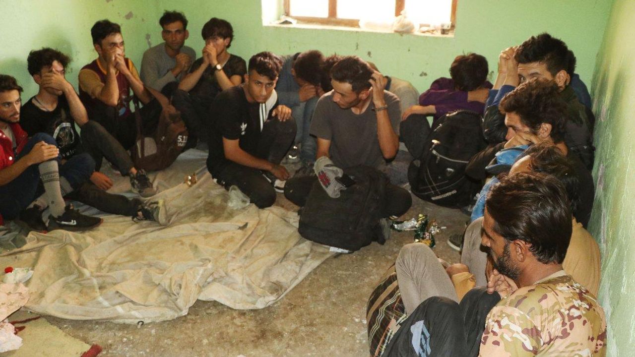 Van'da 33 kaçak Afgan göçmen yakalandı