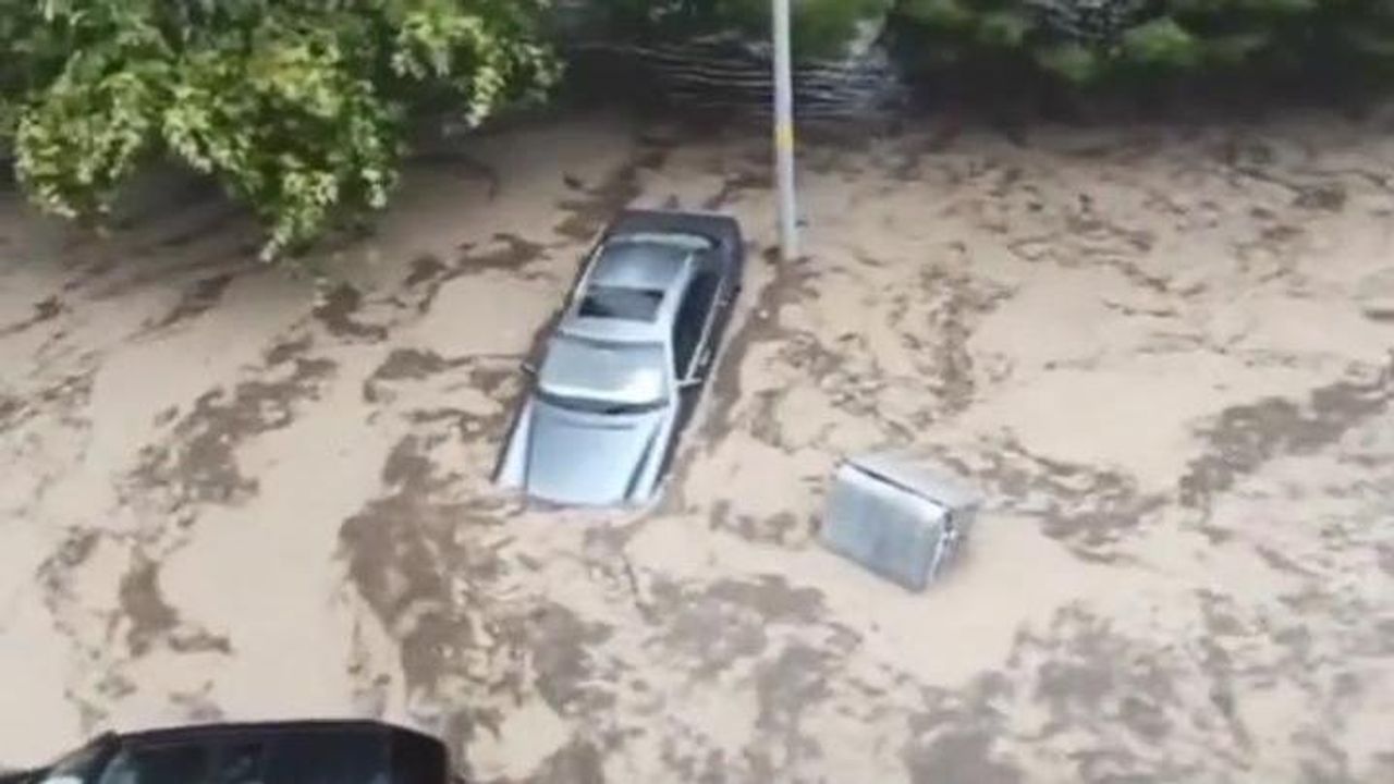 Bursa'da sağanak yağış etkileri sürüyor! Dere taştı