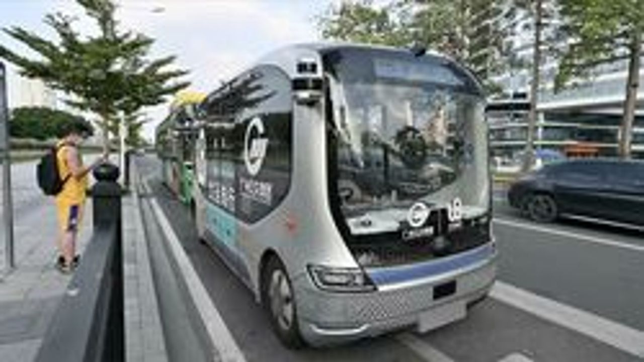Çin'den bir yenilik: Sürücüsüz yolcu otobüsü