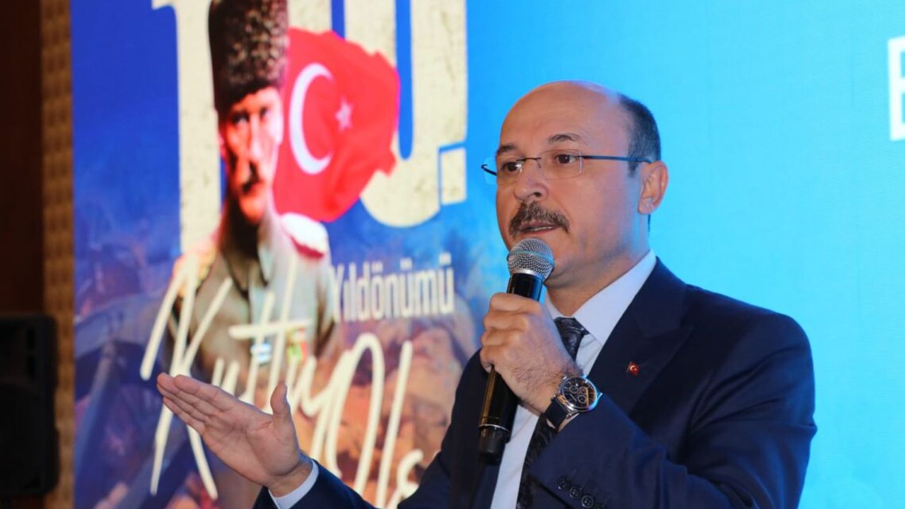 Türk Eğitim-Sen Genel Başkanı Talip Geylan: Kariyer meselesinde, ağzı olan konuşmasın!