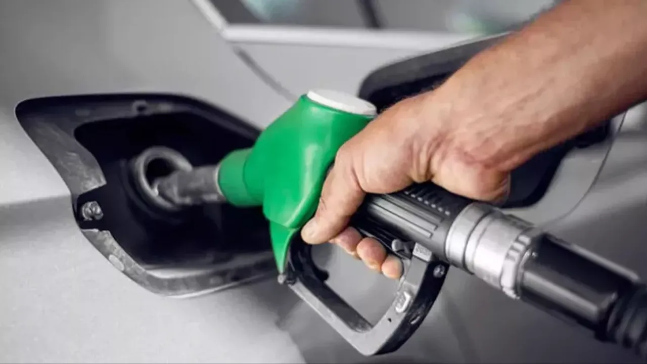 Benzin ve mazot fiyatı düşüşünü sürdürecek mi? Uzman isim açıkladı!