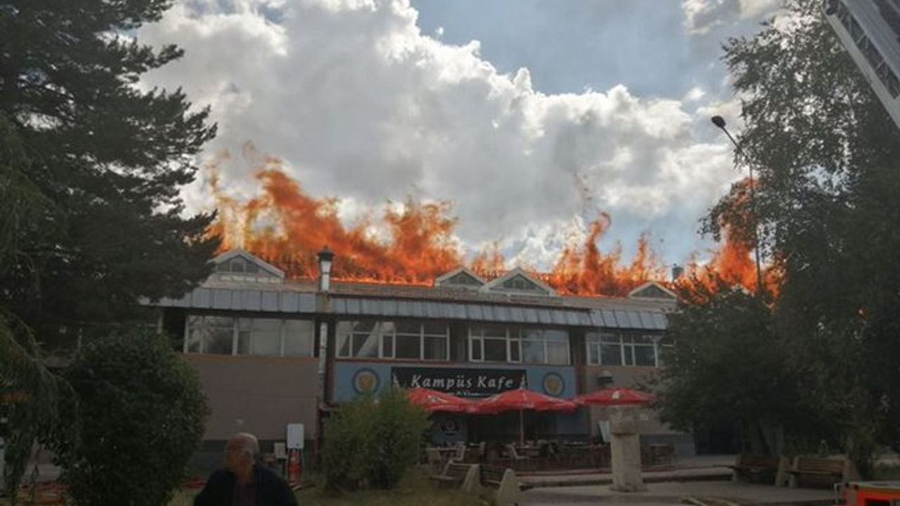 Atatürk Üniversitesi yemekhanesinde yangın çıktı! Müdahaleler sürüyor