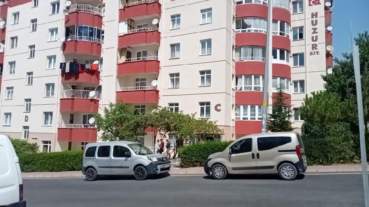 Kayseri’de bir apartman sakini tartıştığı bina görevlisini bıçakladı
