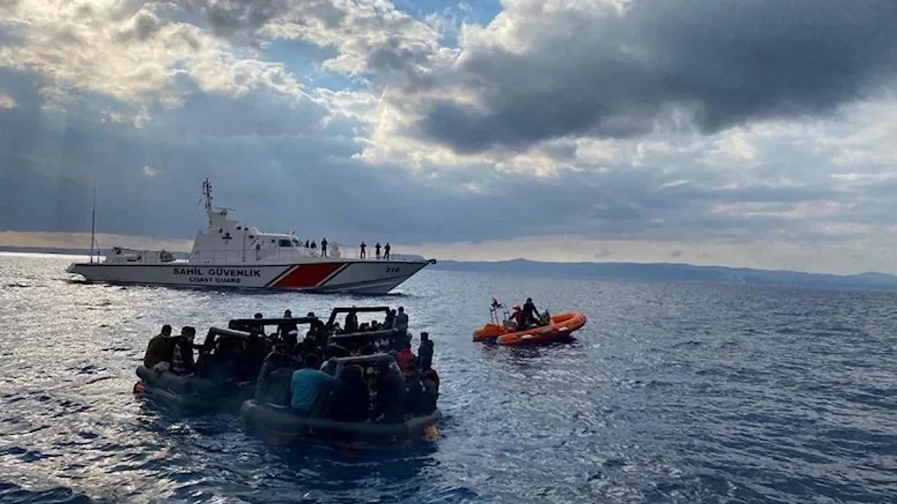 Yunanistan unsurlarınca geri itilen 46 düzensiz göçmen kurtarıldı