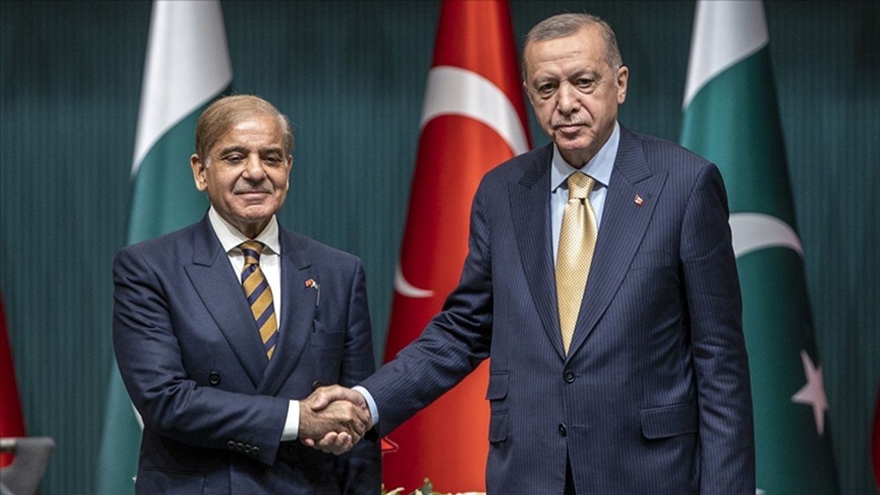 Cumhurbaşkanı Erdoğan, Pakistan Başbakanı Şerif ile bir telefon görüşmesi gerçekleştirdi