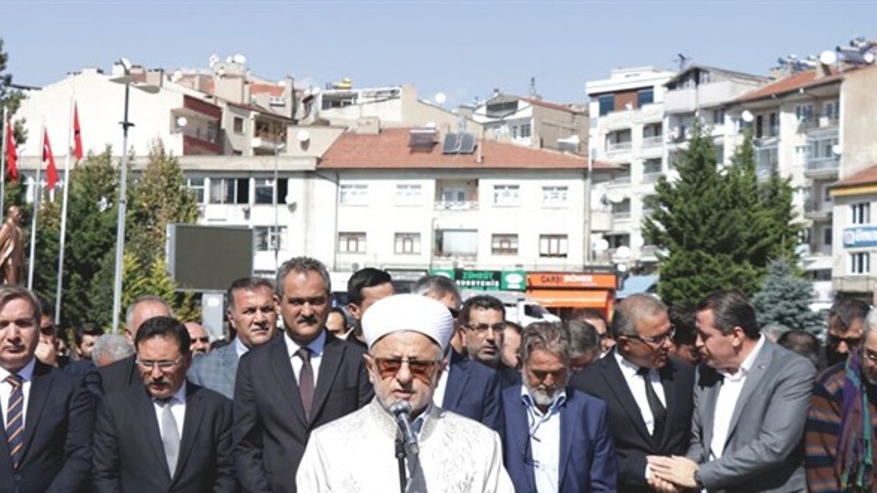 Milli Eğitim Bakanı Mahmut Özer, Kayseri'de cenaze törenine katıldı