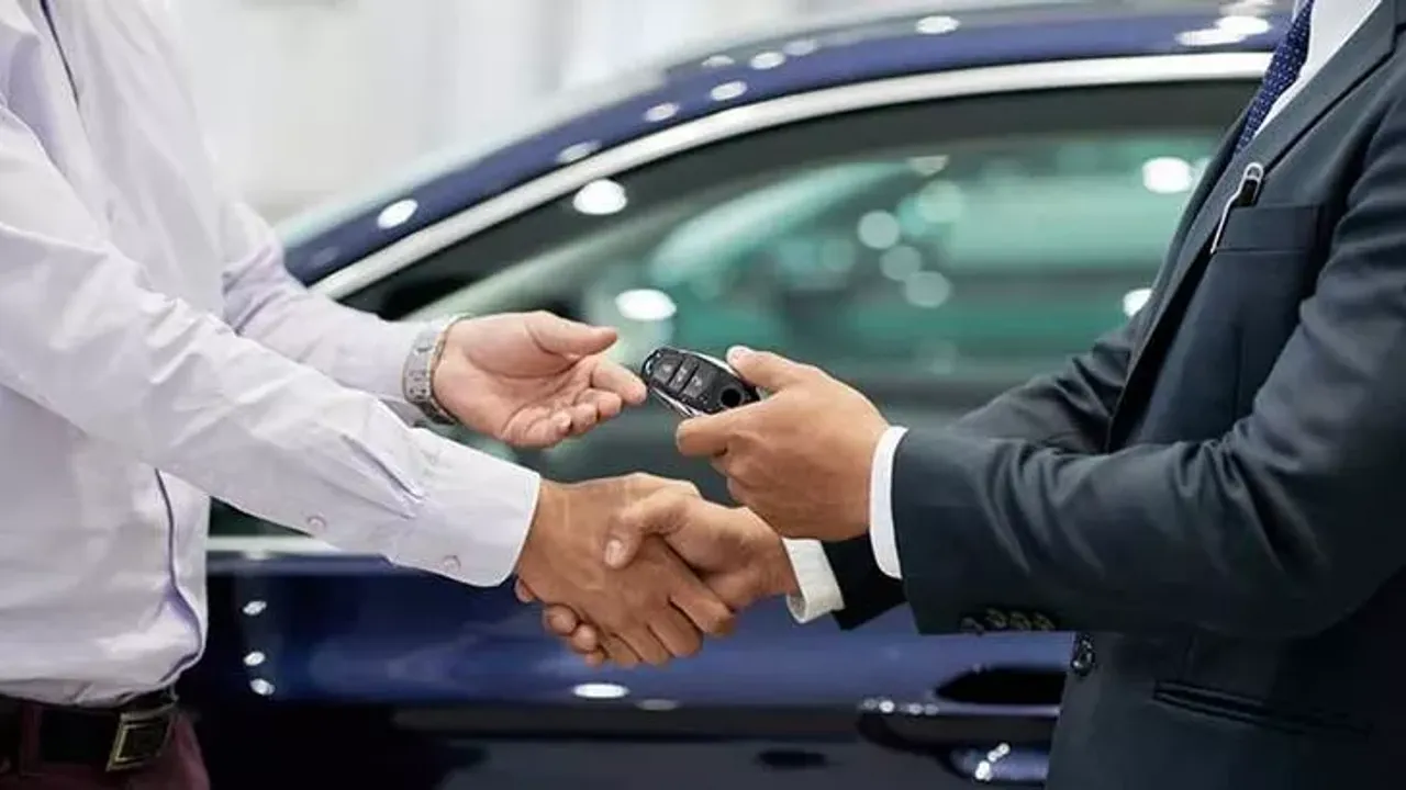 Araba fiyatları ile ilgili son dakika açıklaması geldi. Sıfır araç satışında yeni dönem başlıyor.