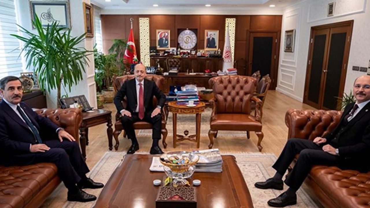 Türkiye Kamu-Sen, Bakan Bilgin'den 'seyyanen zam' talep etti