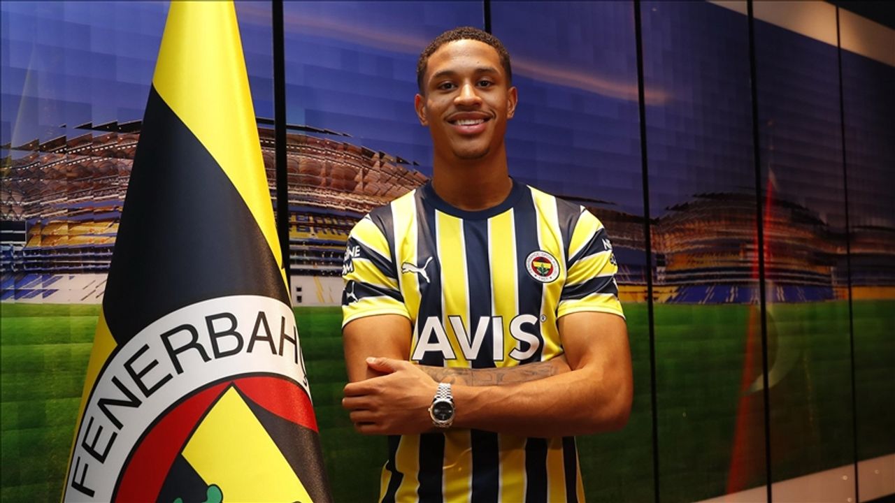 Fenerbahçe, Jayden Oosterwolde’yi kadrosuna kattı!