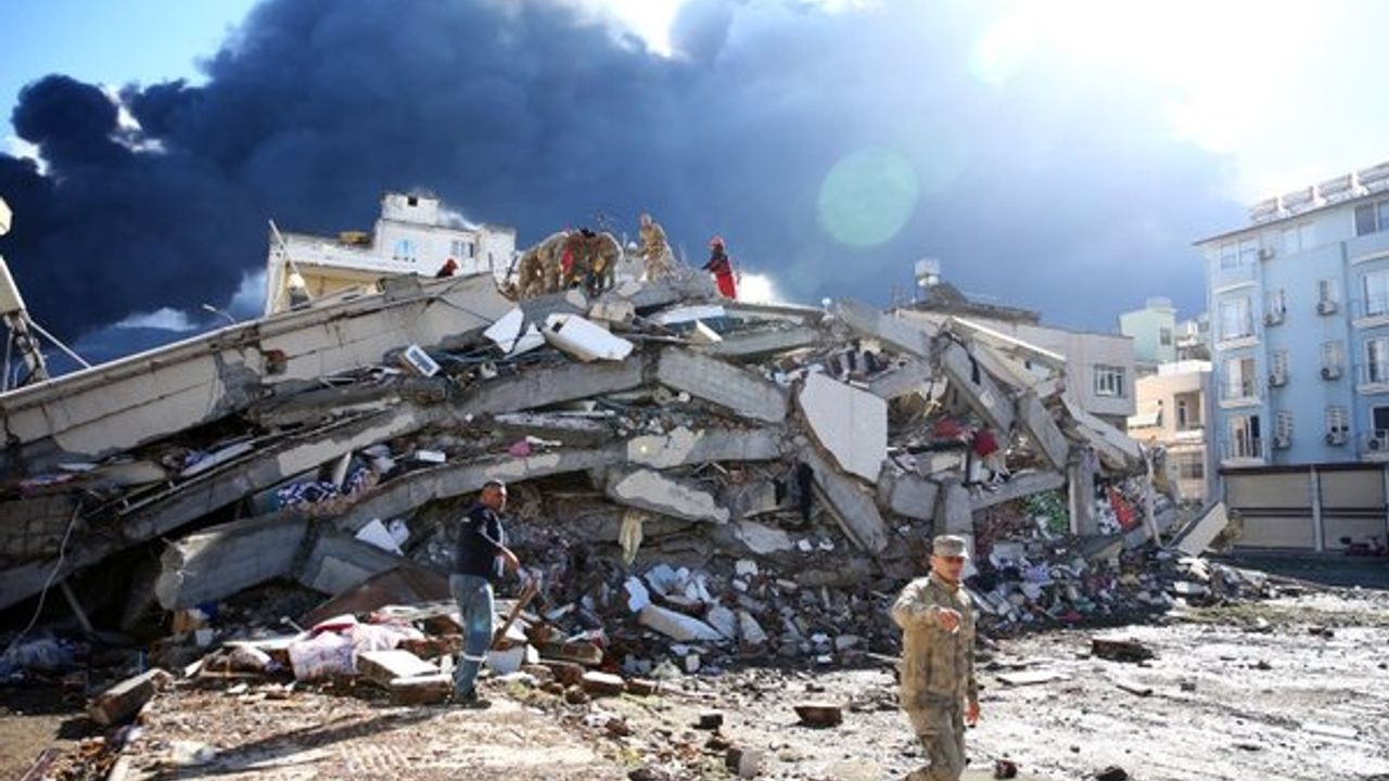Depremzede kadının Antalya’daki hastanede yaşam savaşı sona erdi...