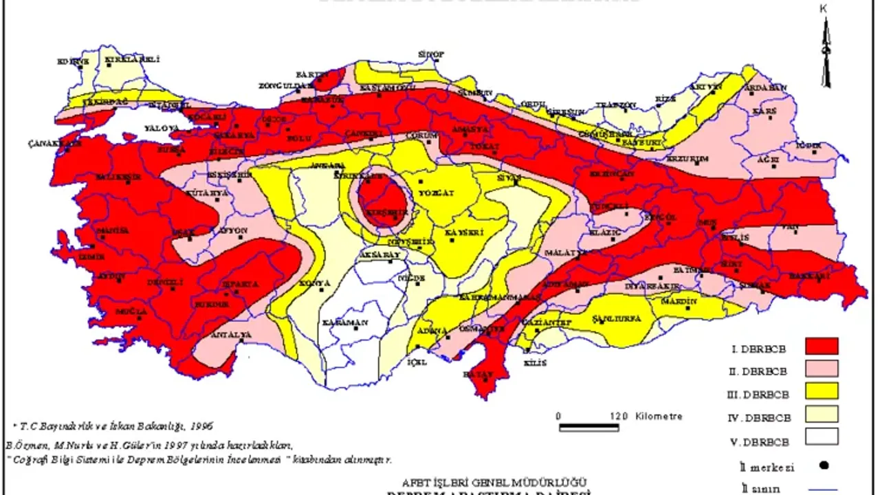 Türkiye'de birinci, ikinci, üçüncü derece riskli yerler ve az riskli yerler nereler? İşte Türkiye fay hattı haritası