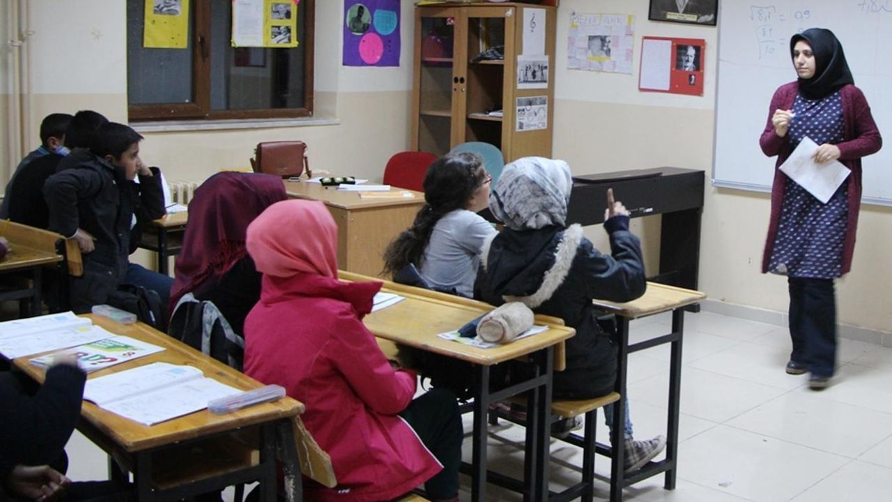 Deprem Bölgelerine Din Kültürü Öğretmenleri Görevlendirilecek