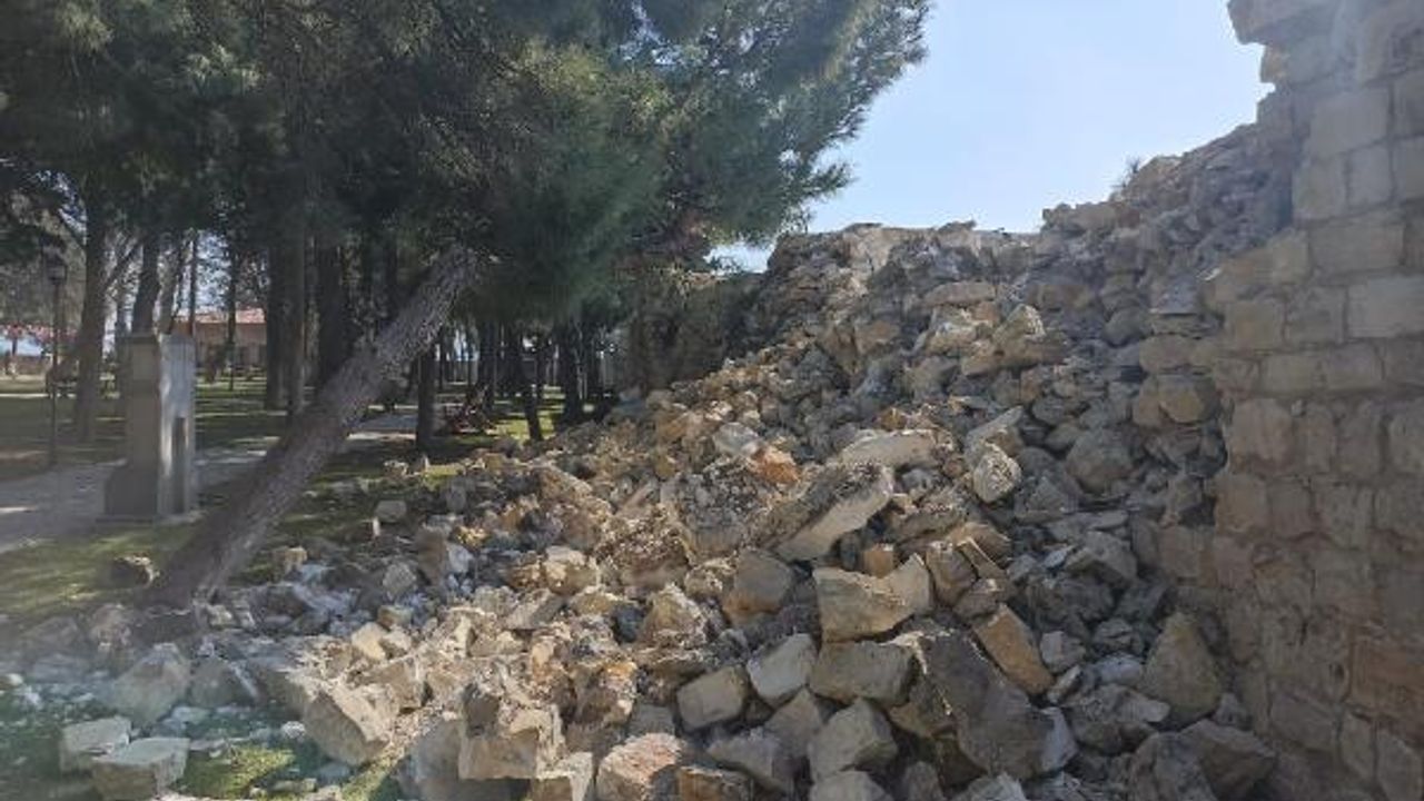 Deprem tarihi yapılara da hasar verdi... O kalede de çökmeler oluştu!