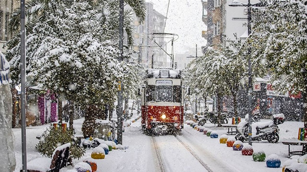 İstanbul bembeyaz olacak! İstanbullular dikkat! Kar geliyor…