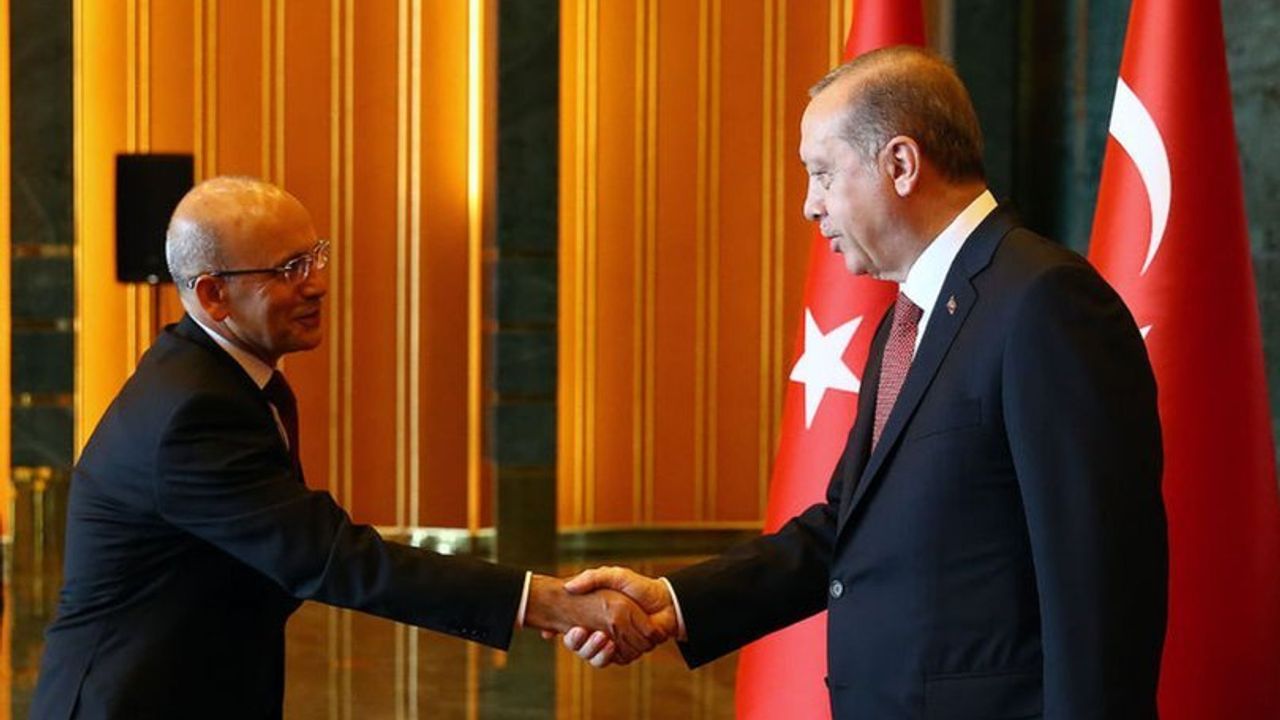 Cumhurbaşkanı Erdoğan eski Maliye Bakanı Mehmet Şimşek ile görüştü.
