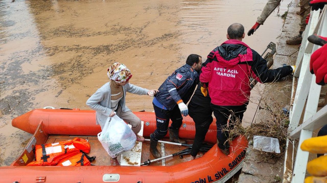 Sel felaketinde hayatını kaybedenlerin sayısı 11'e yükseldi