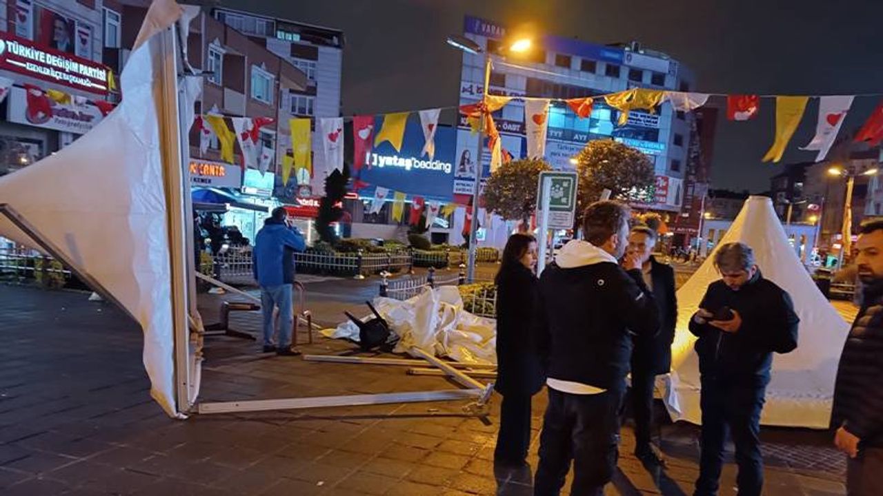 İyi Parti’nin Esenler’deki seçim standına saldırı gerçekleştirildi