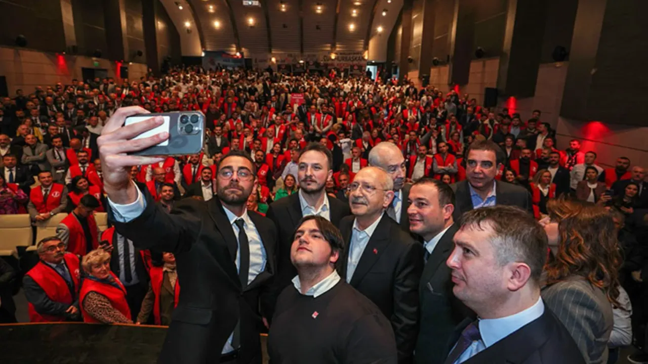 Kılıçdaroğlu, 'Kılıçdaroğlu Gönüllüleri' ile bir araya geldi