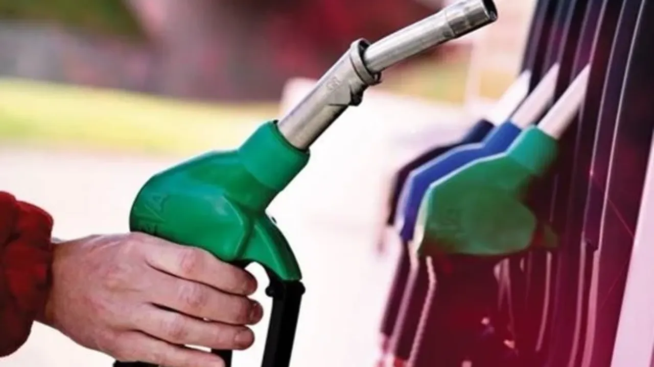 Benzin ve motorine indirim gelecek mi? Güncel benzin ve motorin fiyatları