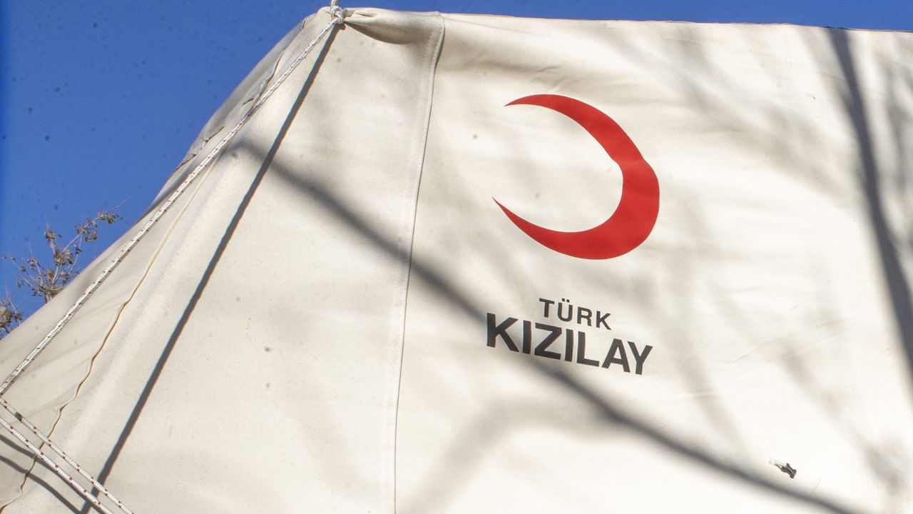 Kızılay  'Ekrem İmamoğlu'na Konya'da saldırı' çağrısı yapan iki yöneticiyi görevden aldı