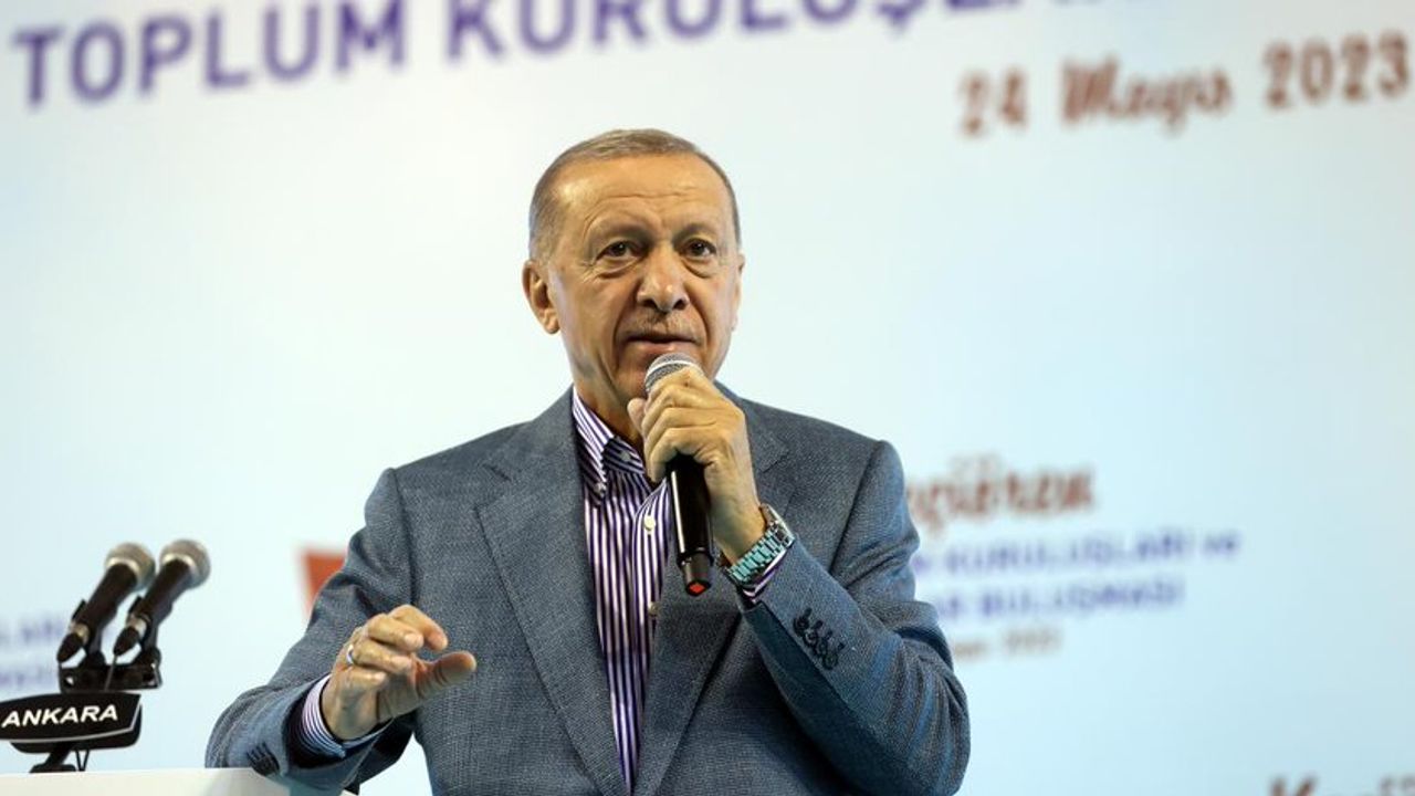 Cumhurbaşkanı Erdoğan: Toplamı 1 puan eden partiler, yaklaşık 40 tane vekil aldılar.  Bu nasıl hesap uzmanı imiş?