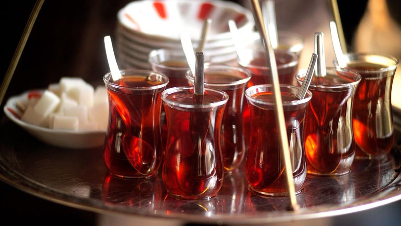 Çay tiryakilerini üzecek haber: Çay fiyatlarına şok zam!