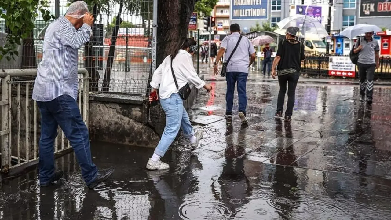 Meteoroloji'den yağış ve yüksek sıcaklık uyarısı: İstanbul için saat verdi
