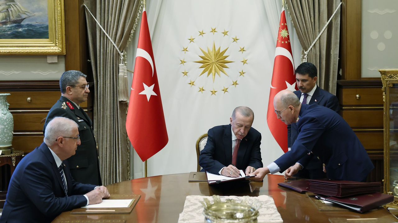 Cumhurbaşkanı Erdoğan, Yüksek Askerî Şûra kararlarını imzaladı! İşte yeni komuta kademesi