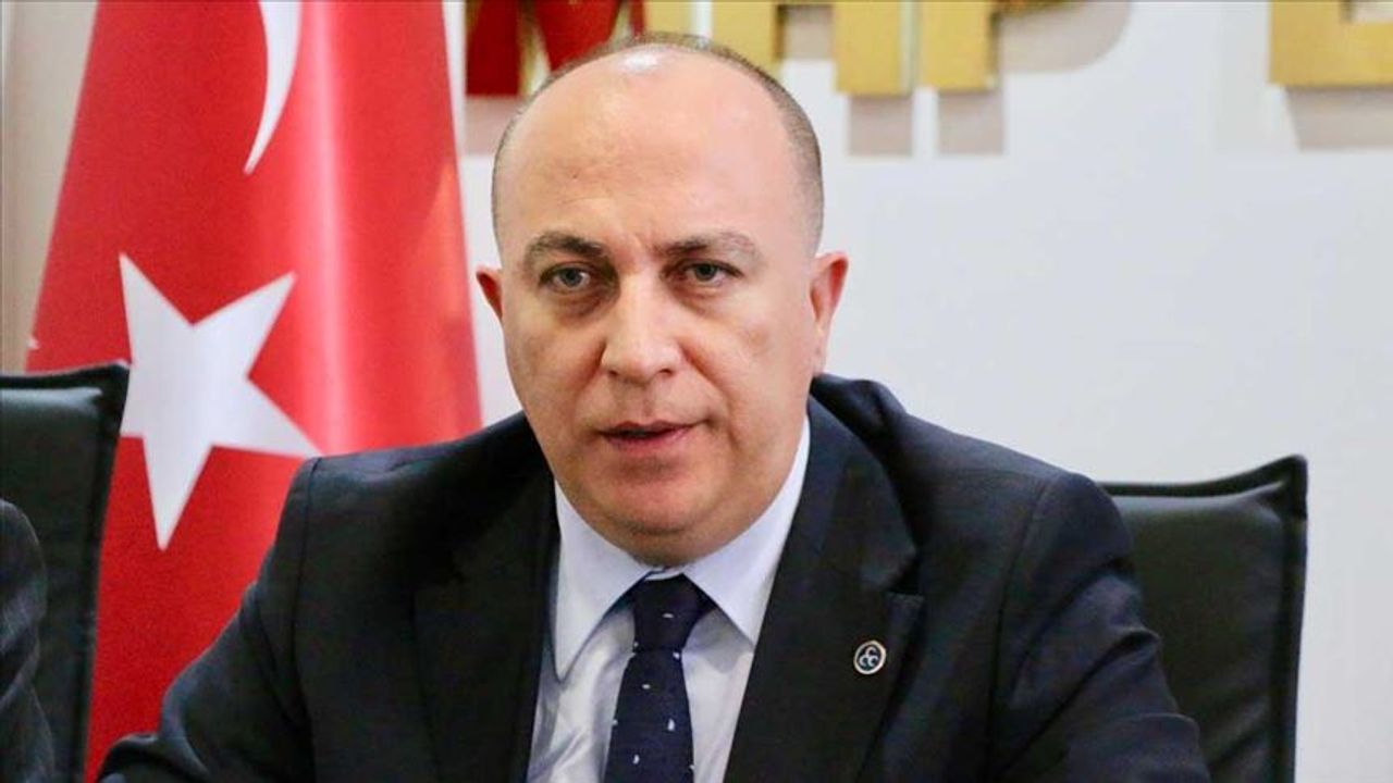 MHP Genel Başkan Yardımcısı İzzet Ulvi Yönter, Hürriyet Gazetesi köşe yazarı Abdülkadir Selvi'ye sert tepki gösterdi