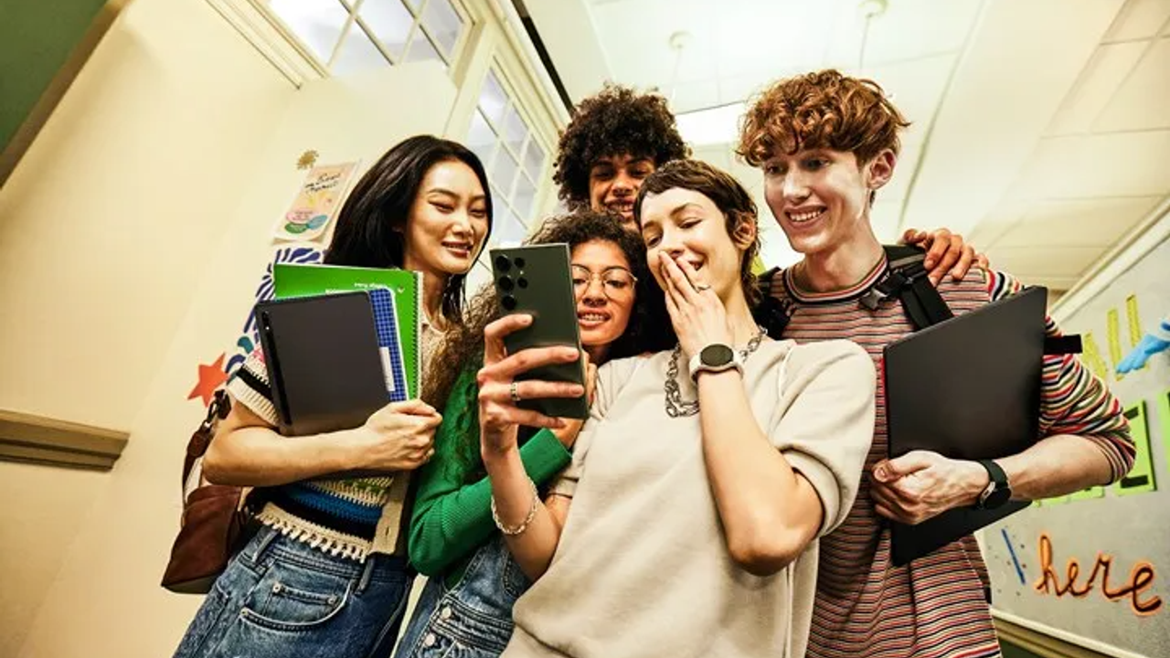 Samsung, öğrenci ve öğretmenlere indirimli telefon uygulamasını başlattı!