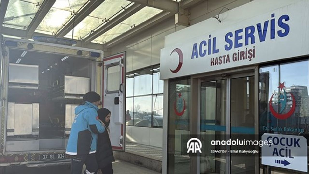Kastamonu'da 60 Öğrenci Gıda Zehirlenmesi Şüphesiyle Hastaneye Kaldırıldı
