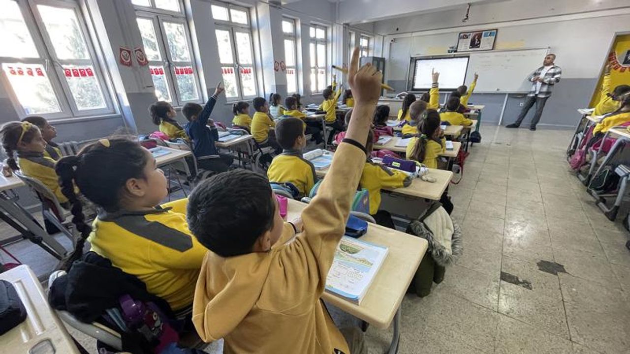 Deprem bölgesi 5 ilde okullar tatil edildi