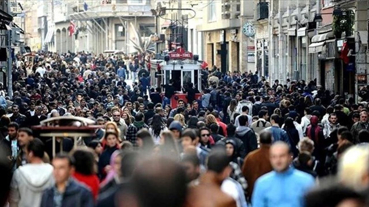 Türkiye'nin nüfusu 85 milyon 372 bin 377'ye yükseldi