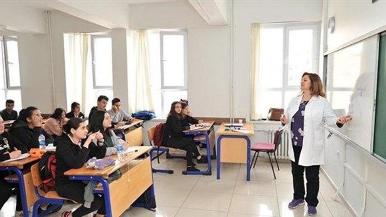 Nakil Bekleyenler Dikkat! MEB Nakil Kura İşlemleri Başlıyor