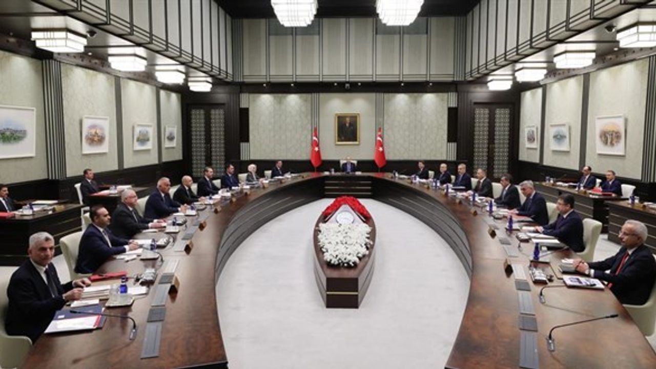 Kabine Toplantısı’nda Emekli ve Memur Zammı Gündemde
