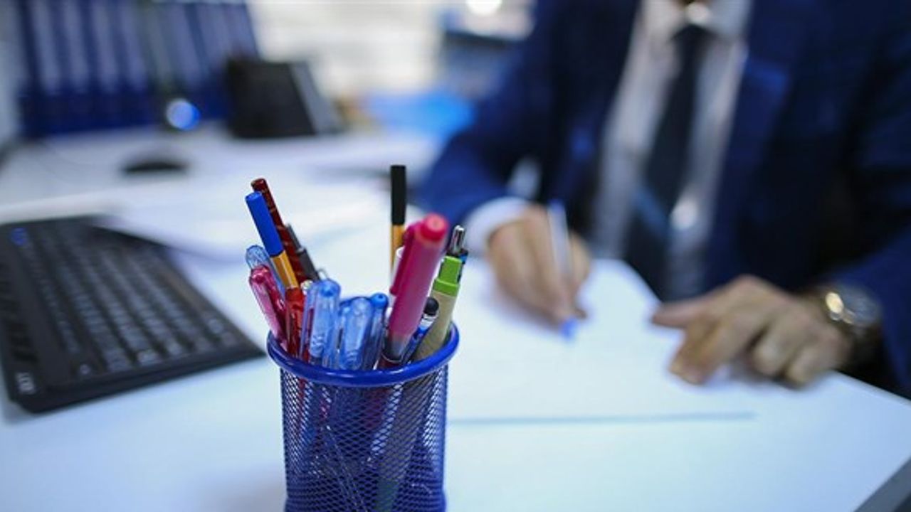 İki Kurumda Bazı Çalışanlar Sözleşmeli Personel Oluyor