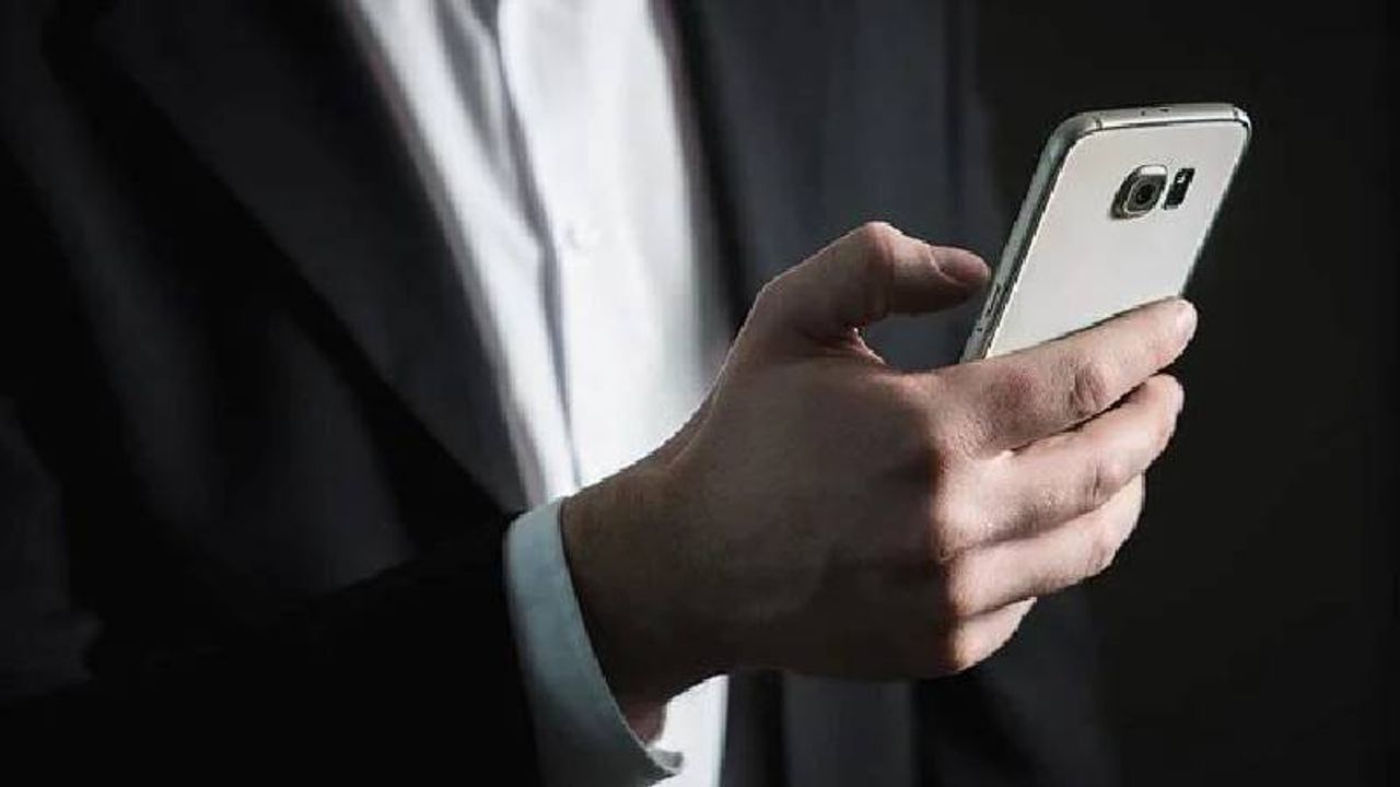 Japonya’da akıllı telefon kullanımını 2 saatle sınırlayan yönetmelik onaylandı