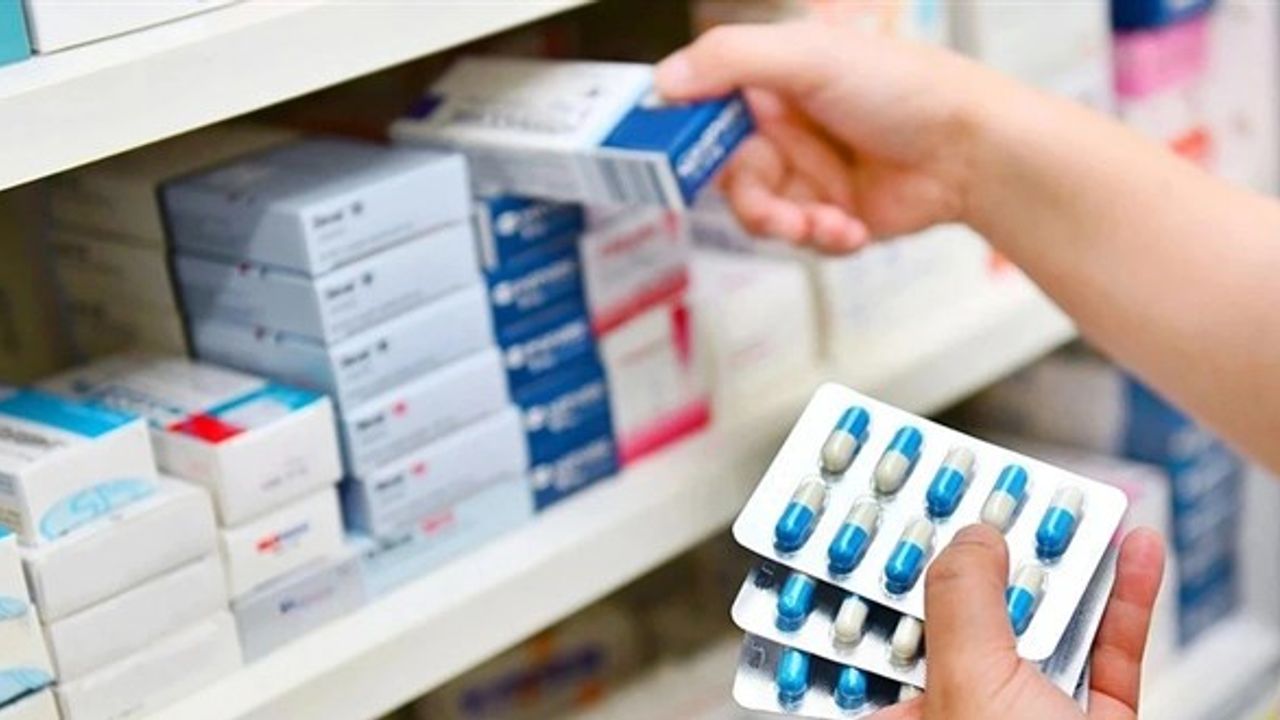 10 ilde dev operasyon: Usulsüz reçeteyle milyonluk ilaç satışı yapan çete çökertidi