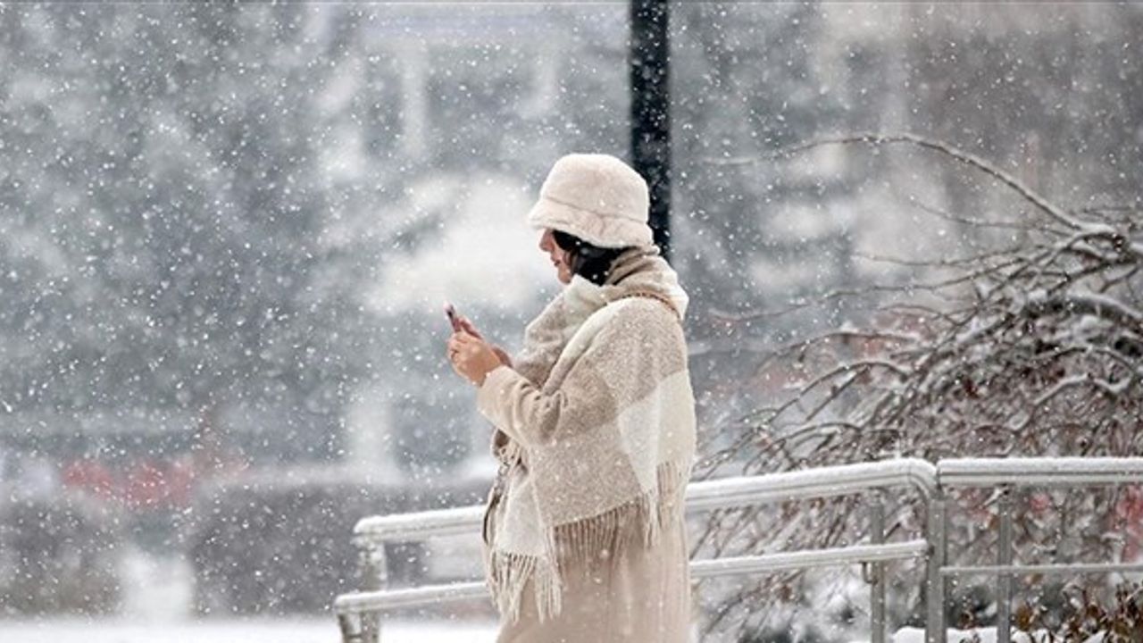 Meteoroloji tarih verdi: 18 ilde kar alarmı