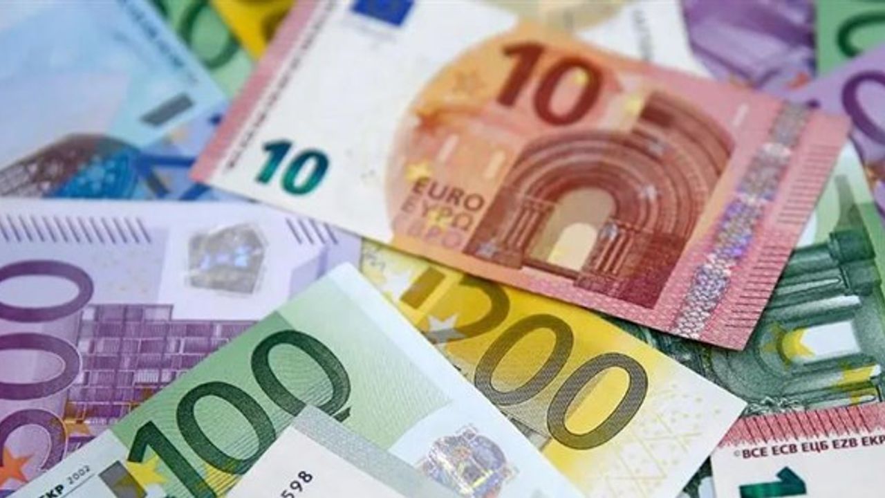 Jeopolitik riskler zorluyor: Bir ülke daha Euro'ya geçebilir