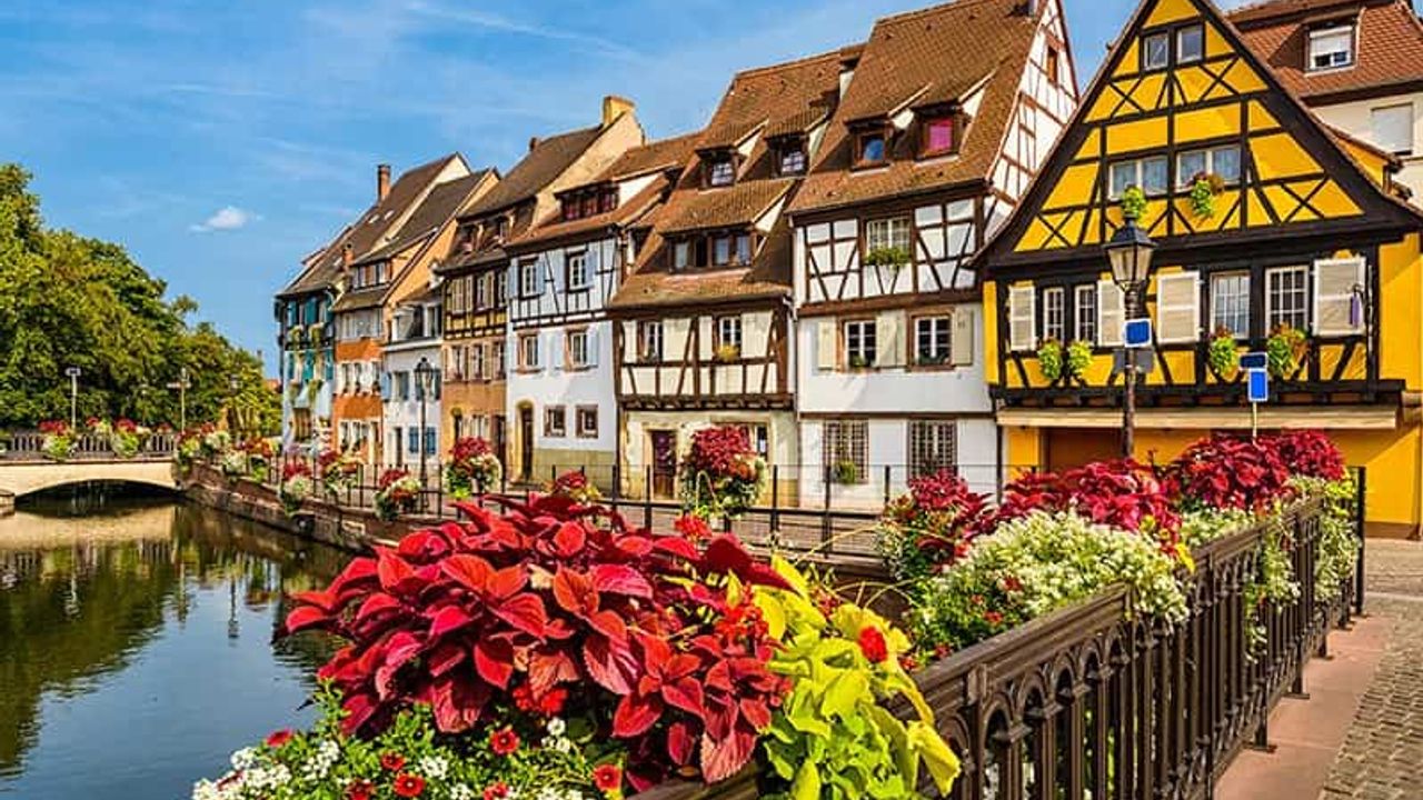 Masalsı atmosferiyle büyüleyen dünyaca ünlü kasabalar