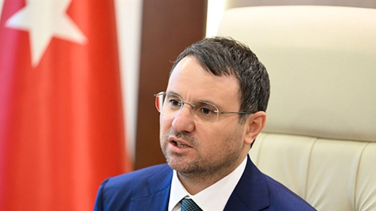 Adalet Bakanı Akın Gürlek’ten Sosyal Medya Düzenlemesi Açıklaması: “Klavye delikanlılığı yapan açık kimliği ile yapacak”