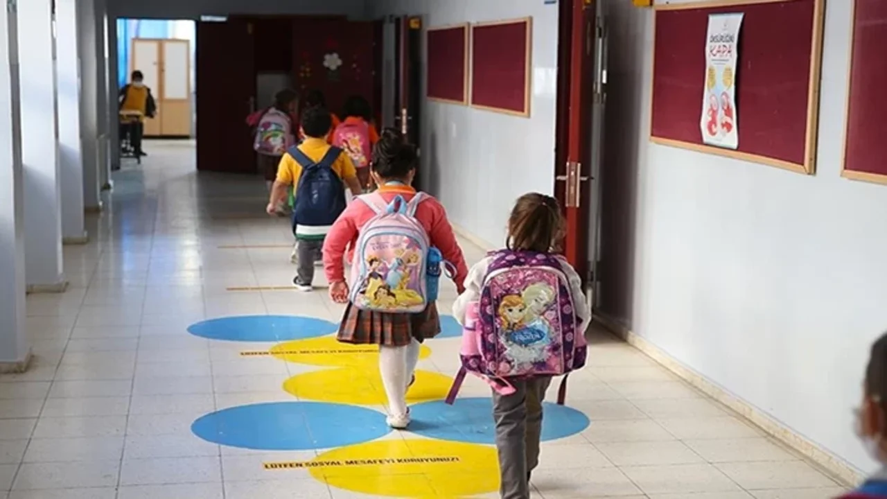 Şanlıurfa’da fırtına sonrası 4 gün tatil! iki ilçede eğitime ara verildi