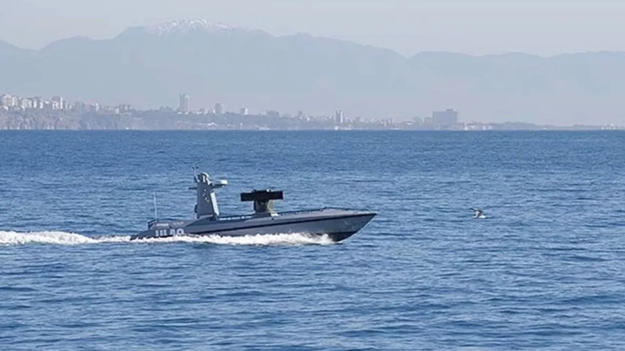 Türkiye’nin ilk silahlı insansız deniz aracı göreve başladı