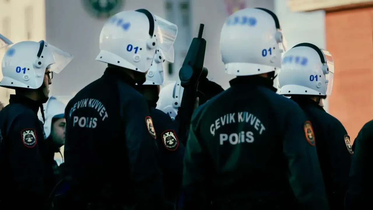 Emniyet Teşkilatında Yeni Dönem: Polislerin Çalışma Sistemi ve Hakları Değişiyor