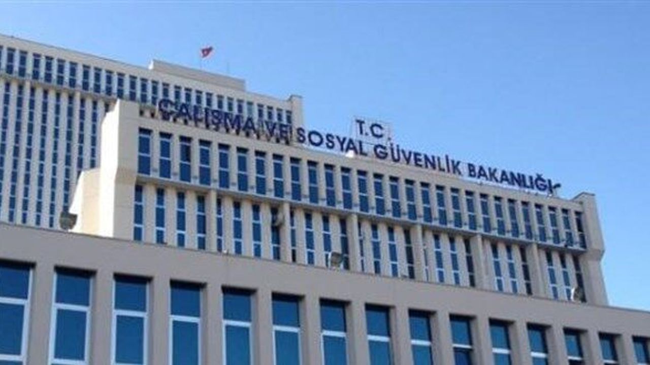 Bakanlıktan Sendikalara Uyarı: Promosyonla Üye Yapmak Hukuka Aykırı