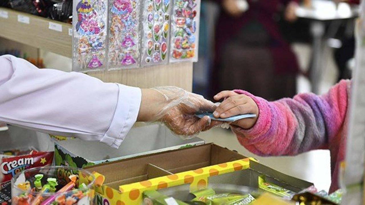 100 bin öğrenciye aylık 2 bin kantin desteği: Öncelik kimlere verilecek?